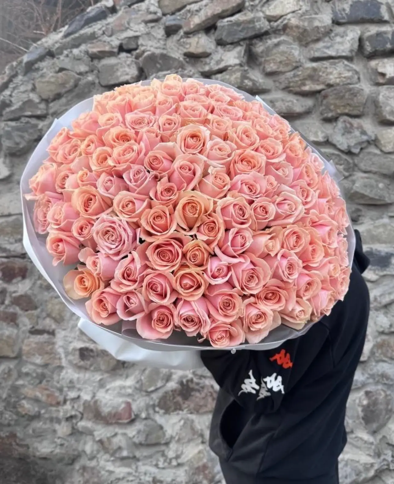 Նարնջագույն վարդի փնջեր